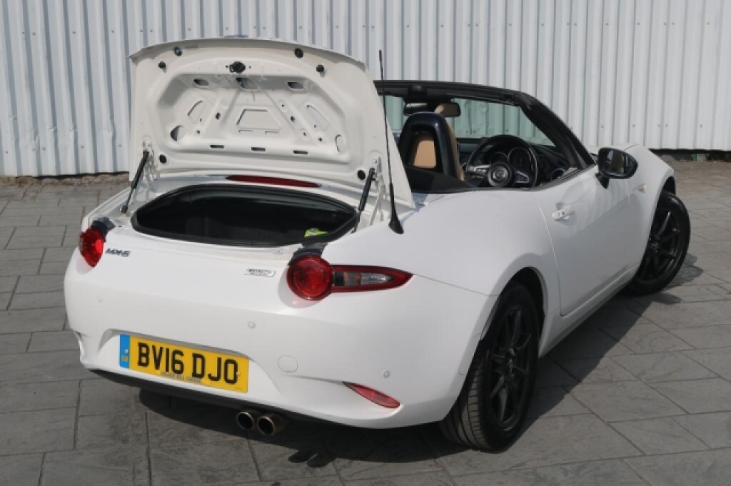 Mazda MX-5 Convertible 1.5 Sport BV16DJO White #6