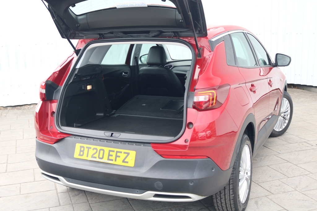 Vauxhall Grandland X Hatchback 1.5 BT20EFZ Red #6