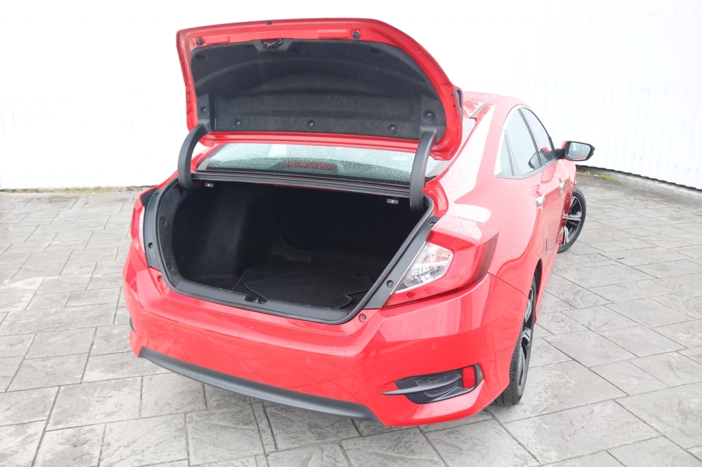 Honda Civic Saloon 1.6 BP68EXE Red #6