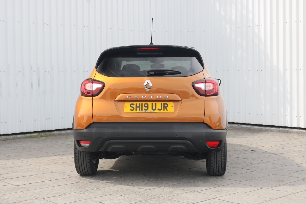 Renault Captur Hatchback 1.5 SH19UJR Black #5