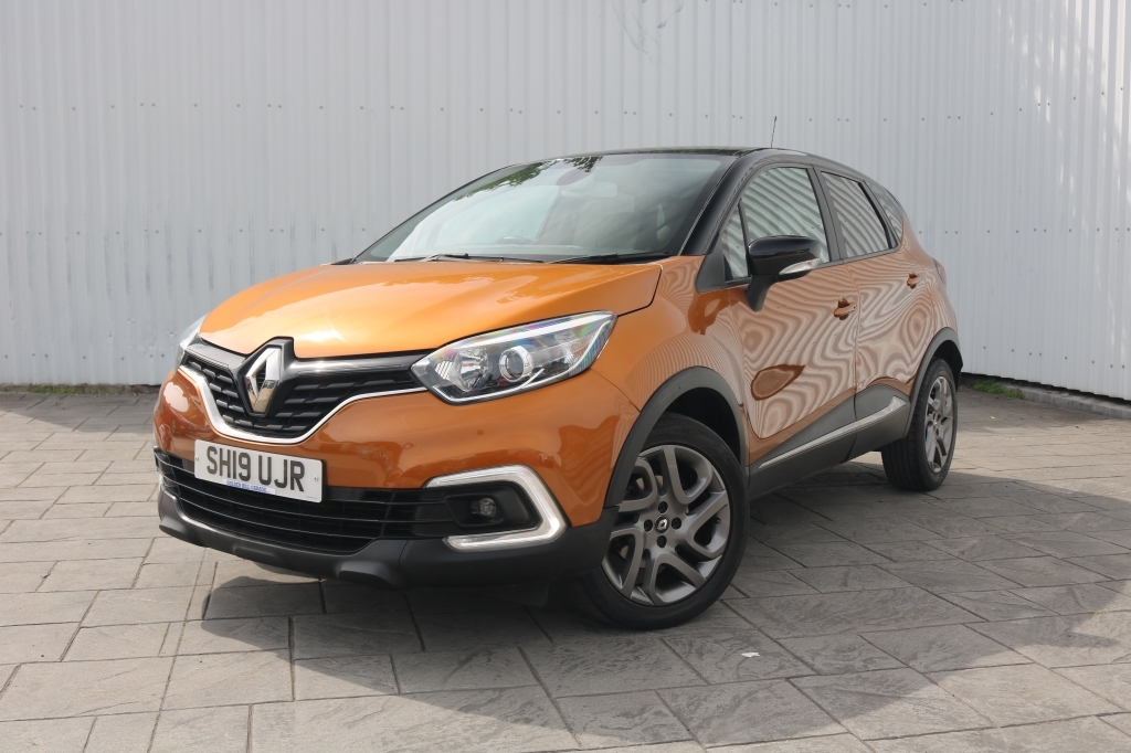 Renault Captur Hatchback 1.5 SH19UJR Black #3