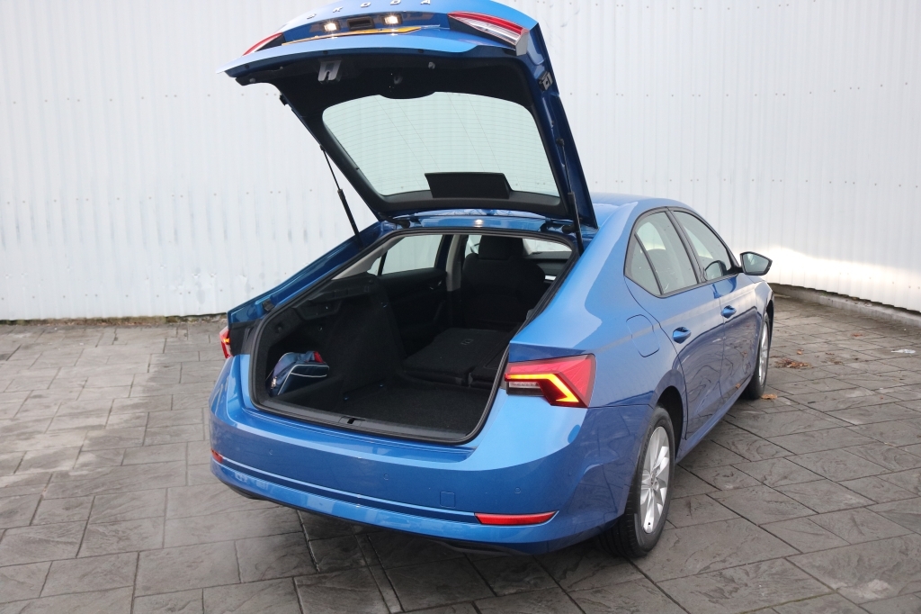 Skoda Octavia 1.0 Se Technology Blue #4