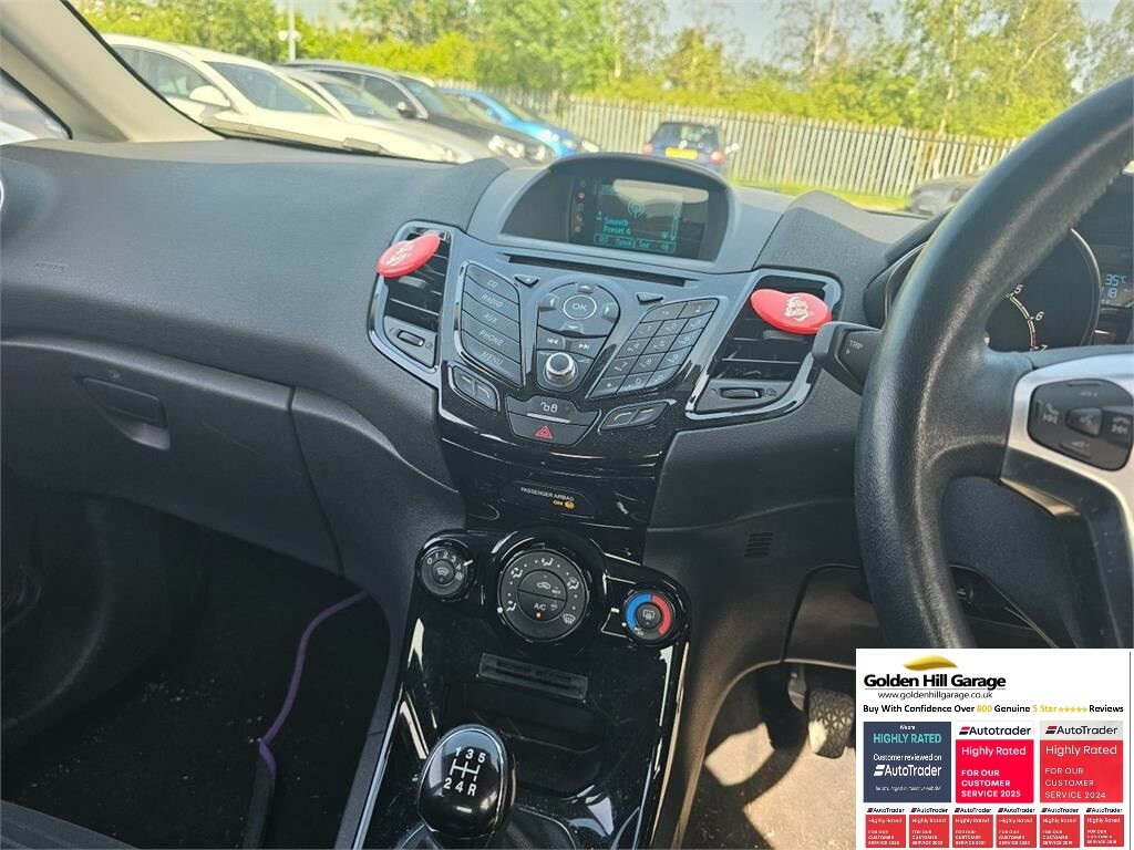 Ford Fiesta Hatchback 1.2 Zetec MF15WBV White #4