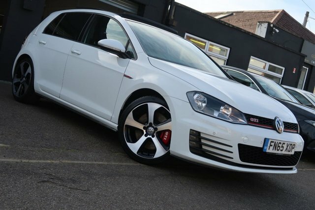 Volkswagen Golf 2015 2.0 Tsi Bluemotion Tech Gti Hatchback Pet FN65XDP White #2
