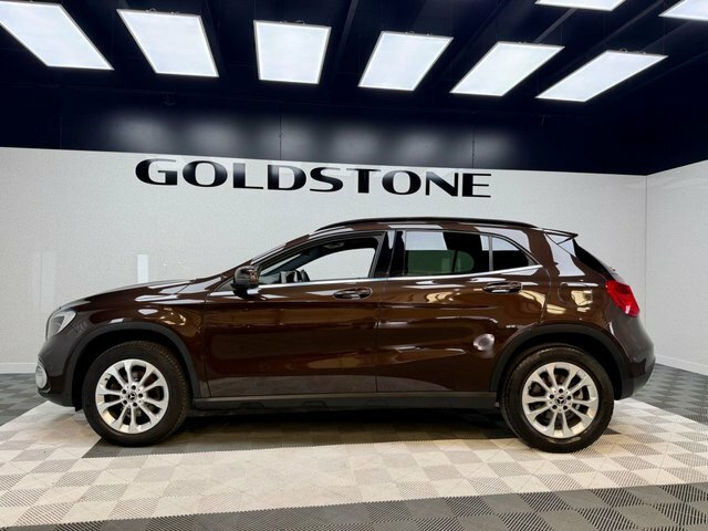 Mercedes-Benz GLA Class 1.6 Gla200 Se Executive Suv Eu CU68MLN Brown #6