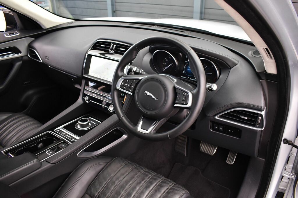 Jaguar F-Pace 3.0 D300 V6 Portfolio Suv Awd Euro GH19FOC Silver #2