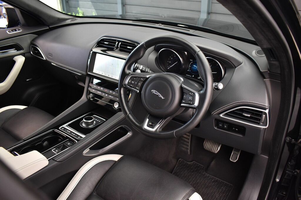 Jaguar F-Pace 3.0 D300 V6 S Suv Awd Euro 6 S S CU68WFG Black #2