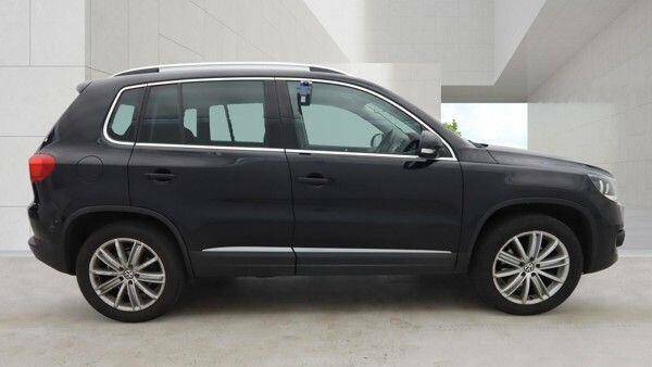 Volkswagen Tiguan 2.0 Tdi Sport 4Wd Euro 5 - 2012 12 FR12XWG Black #6