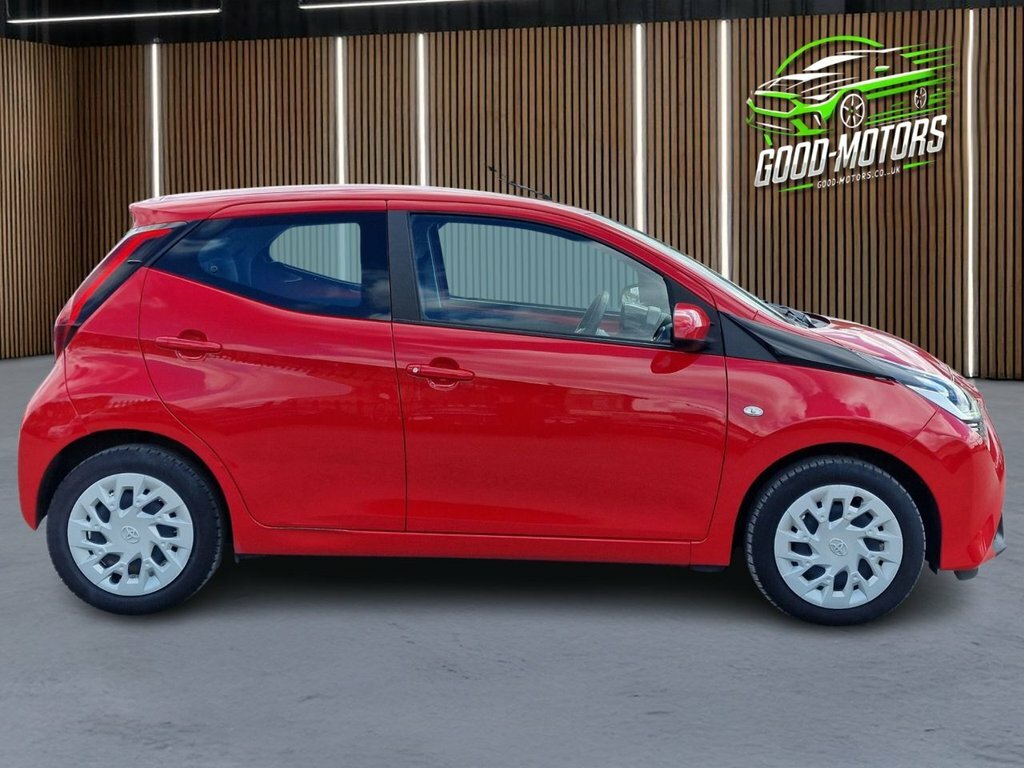 Toyota Aygo 1L X-play FM70LLD Red #6