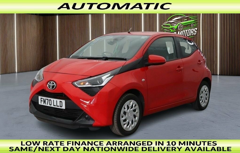 Toyota Aygo 1L X-play Red