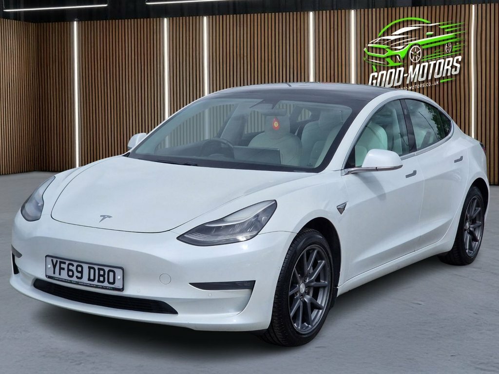 Tesla Model 3 Saloon White