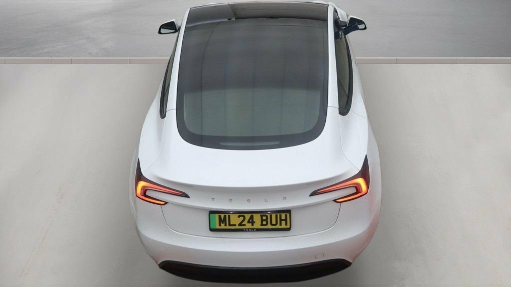 Tesla Model 3 Saloon ML24BUH White #6