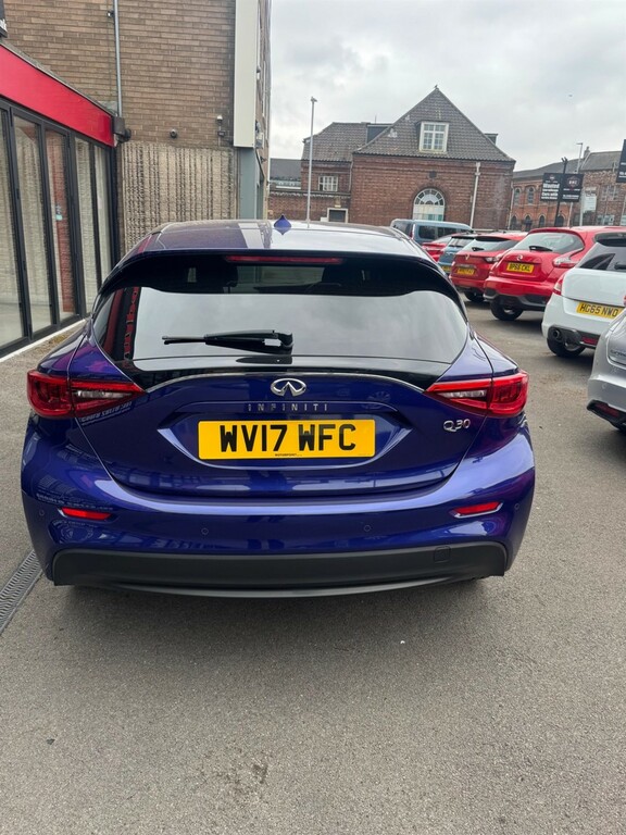Infiniti Q30 1.5D Business Executive Euro 6 Ss WV17WFC Blue #3