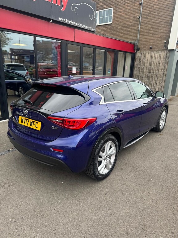 Infiniti Q30 1.5D Business Executive Euro 6 Ss WV17WFC Blue #2
