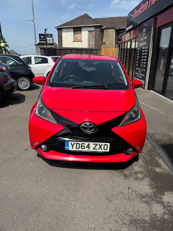 Toyota Aygo 1.0 Vvt-i X-pression Euro 5 Euro 5 YD64ZXO Red #6
