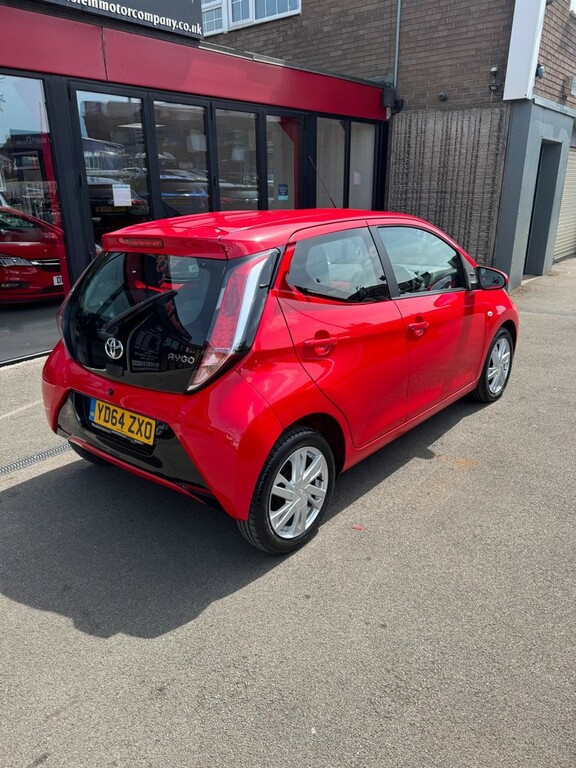 Toyota Aygo 1.0 Vvt-i X-pression Euro 5 Euro 5 YD64ZXO Red #2