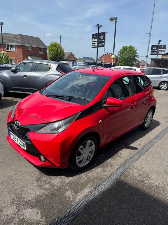 Toyota Aygo 1.0 Vvt-i X-pression Euro 5 Euro 5 YD64ZXO Red #5