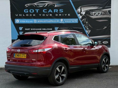 Nissan Qashqai 1.2 Dig-t N-connecta EN65OTG Red #2