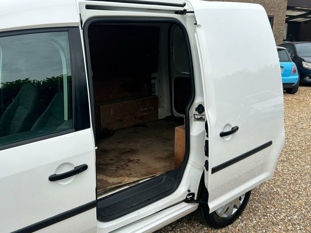 Volkswagen Caddy 1.6 C20 Tdi Bmt Highline 101 Bhp Red #31