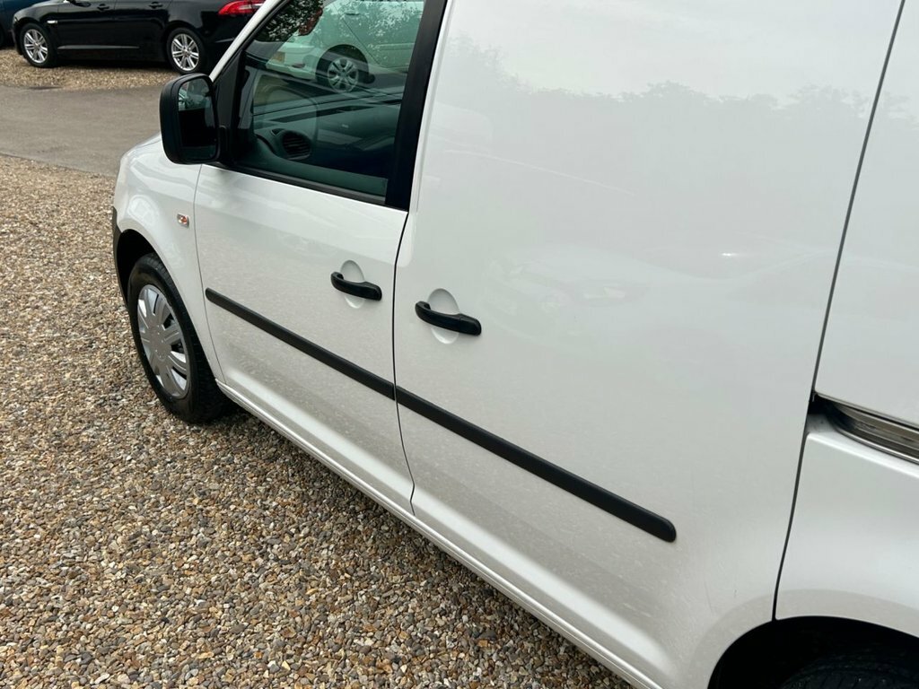 Volkswagen Caddy 1.6 C20 Tdi Bmt Highline 101 Bhp Red #32