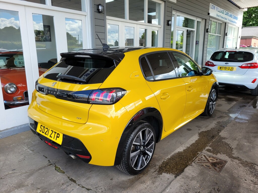 Peugeot 208 Hatchback 1.2 Puretech Gt 202121 SD21ZTP Yellow #3