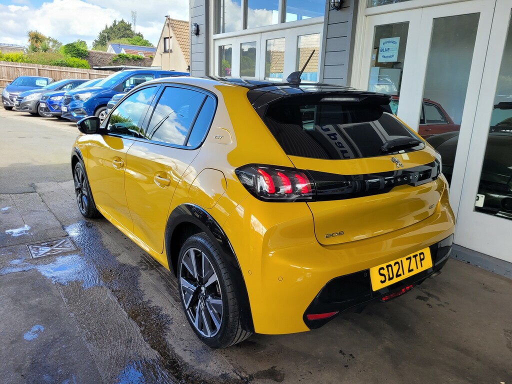 Peugeot 208 Hatchback 1.2 Puretech Gt 202121 Yellow
