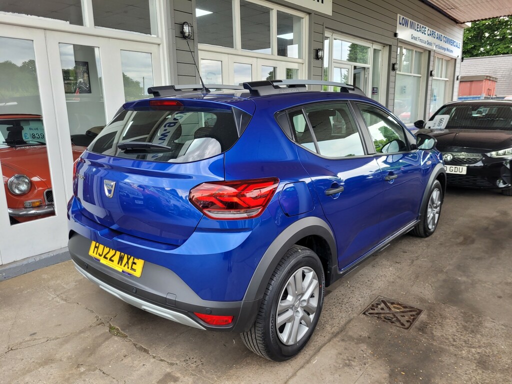 Dacia Sandero Stepway Hatchback 1.0 Stepway Essential Tce 90 202222 HJ22WXE Blue #4