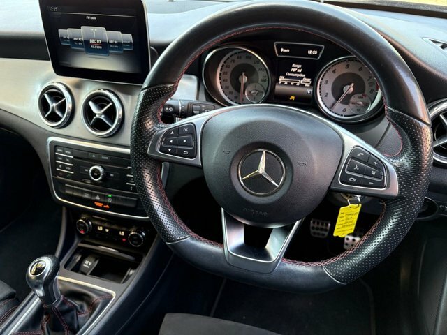 Mercedes-Benz GLA Class 1.6 Gla200 Amg Line Suv Euro 6 Blue #3