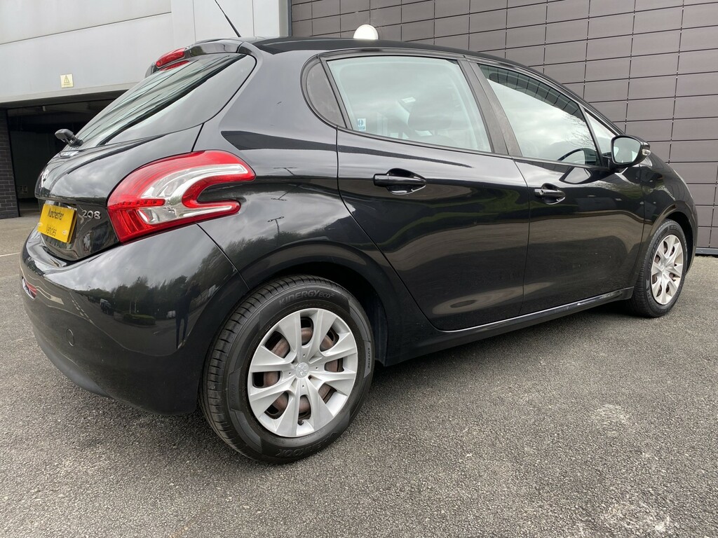 Peugeot 208 1.4 Hdi Access Black #5