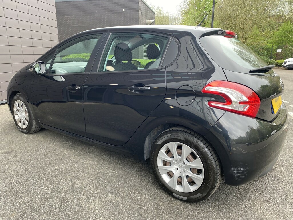 Peugeot 208 1.4 Hdi Access Black #4
