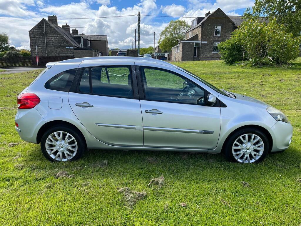 Renault Clio 1.5 Dci Dynamique Tomtom Sport Tourer Euro 5 Silver