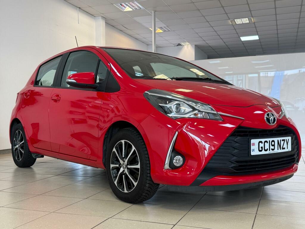 Toyota Yaris 1.5 Vvt-i Icon Tech Euro 6 GC19NZY Red #4