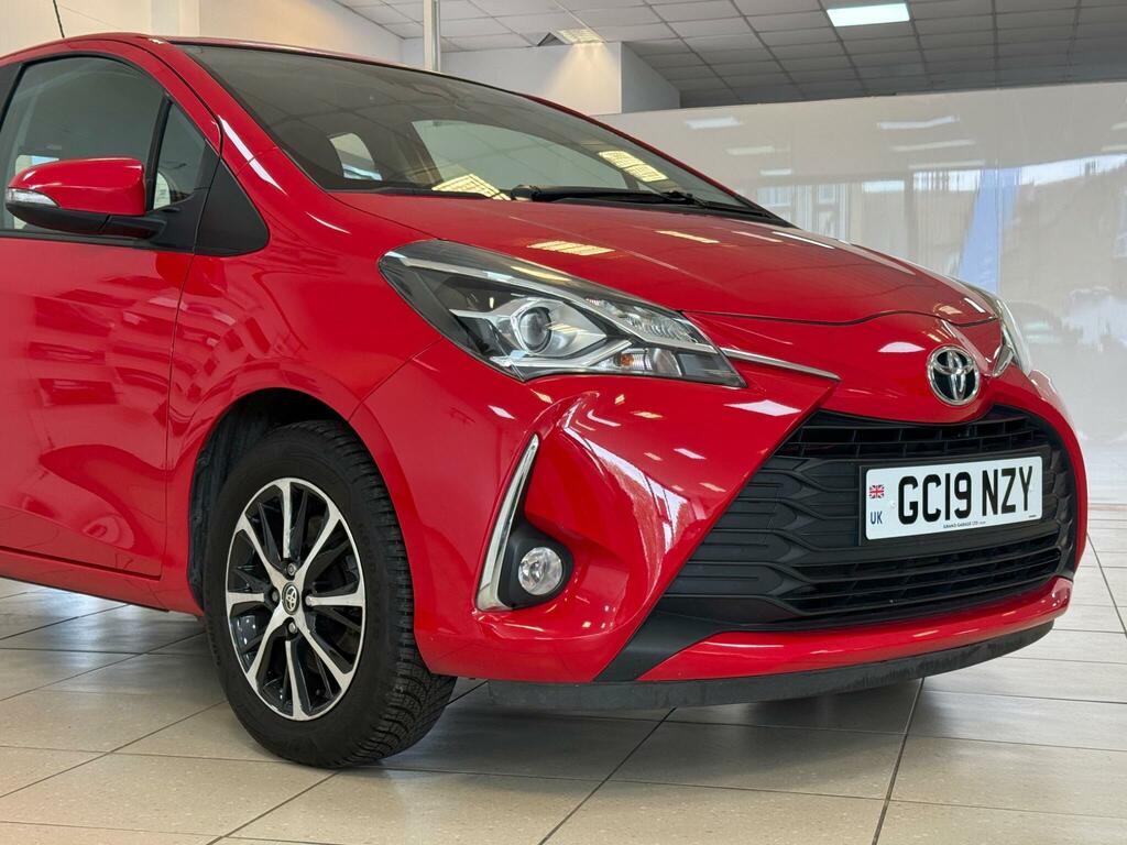 Toyota Yaris 1.5 Vvt-i Icon Tech Euro 6 GC19NZY Red #5