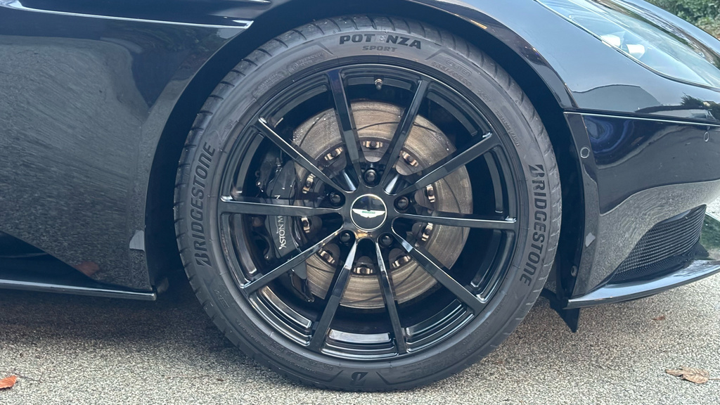 Aston Martin DB11 4.0L V8 Coupe Black #4