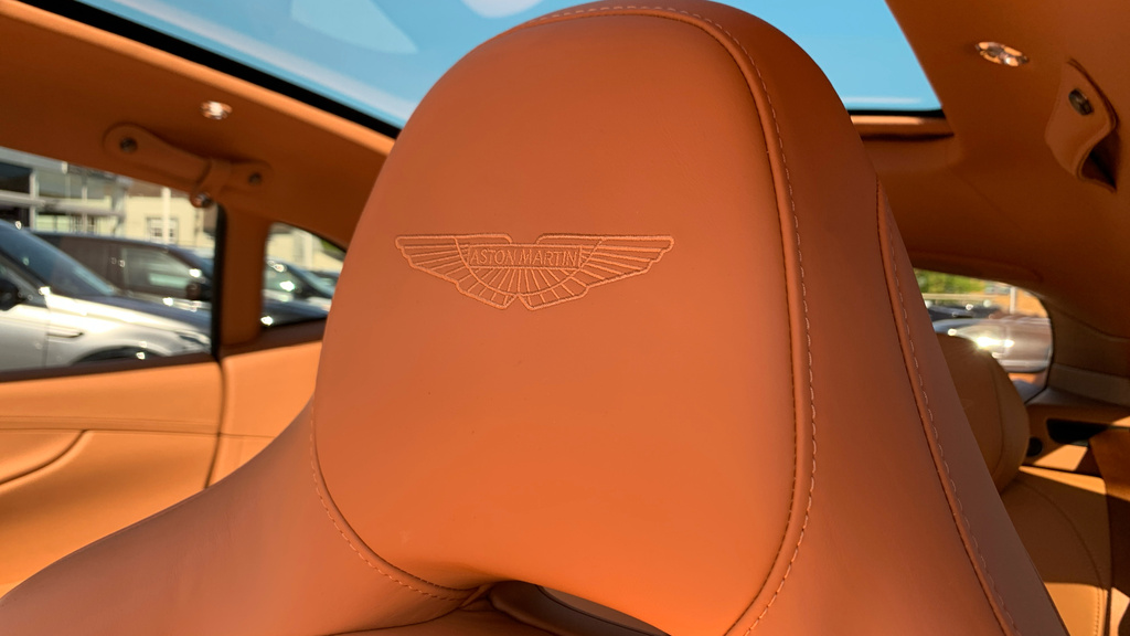 Aston Martin DBX Dbx707 KT73EPZ Red #5