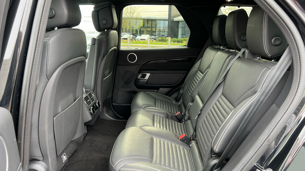 Land Rover Discovery R-dynamic Hse LT73DXP Black #4