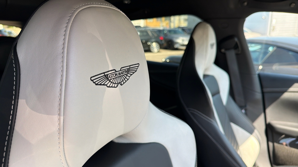 Aston Martin DBX 4.0L V8 707 EN73TOH Silver #5