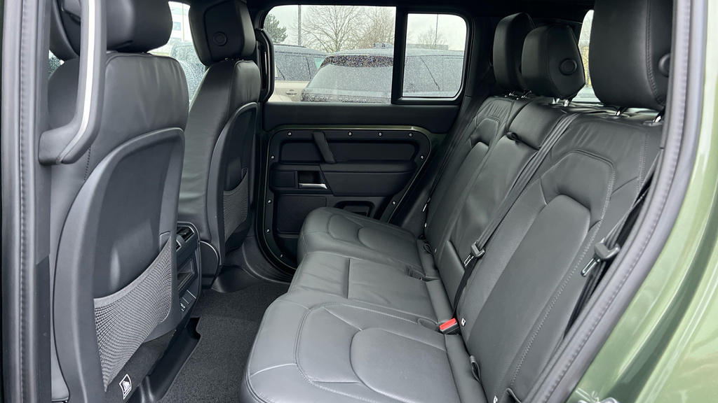 Land Rover Defender 110 X-dynamic Hse 110 Matt Edition Green #4