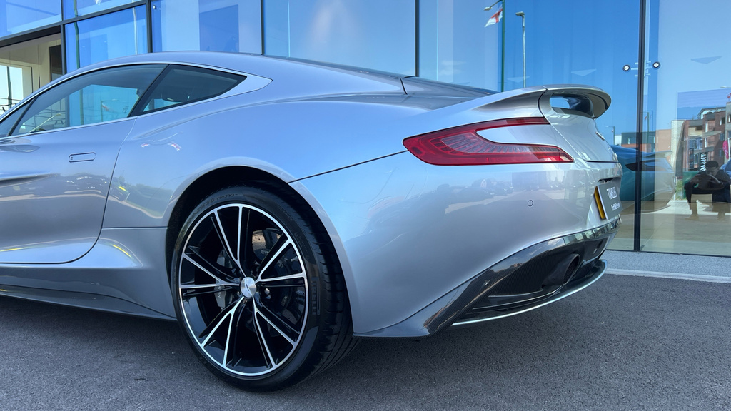 Aston Martin Vanquish V12 Grey #20