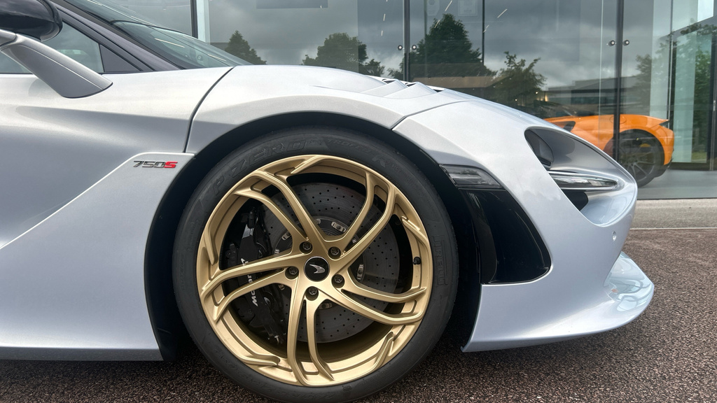 McLaren V8 Ssg Silver #8