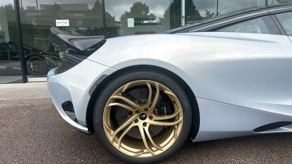 McLaren V8 Ssg Silver #12
