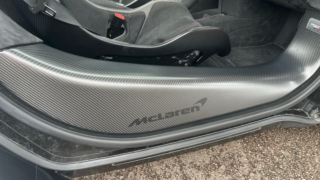 McLaren V8 Ssg Silver #25
