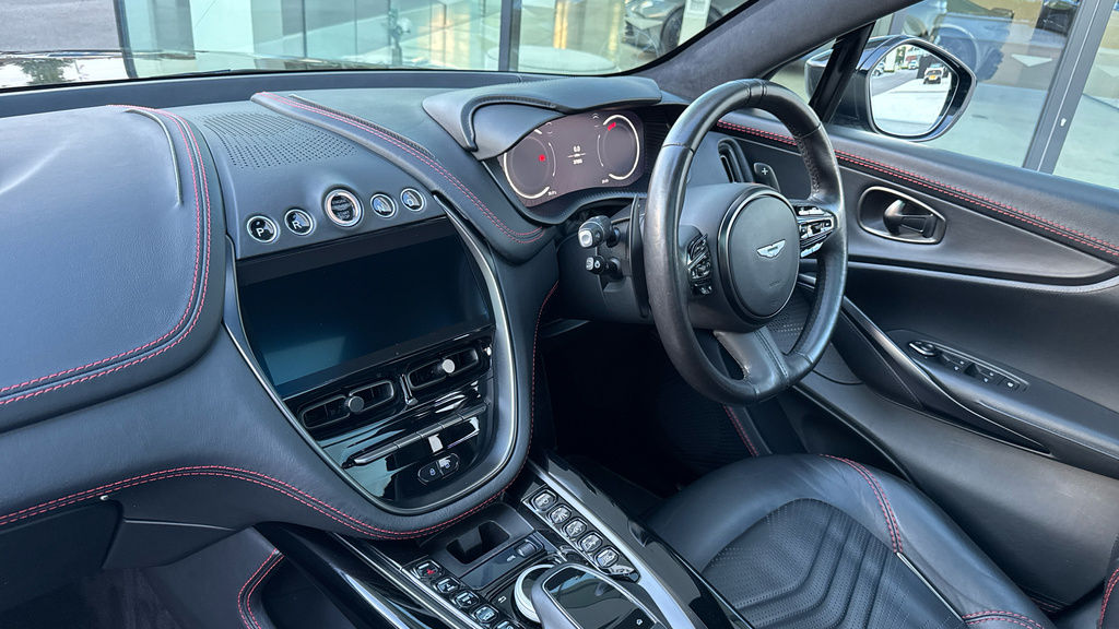 Aston Martin DBX V8 550  #21