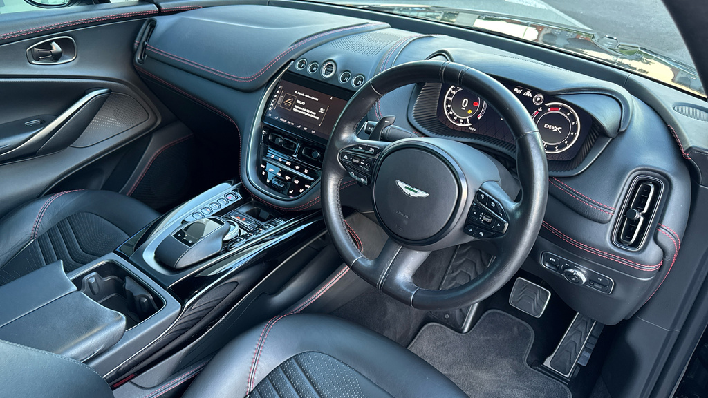 Aston Martin DBX V8 550  #4