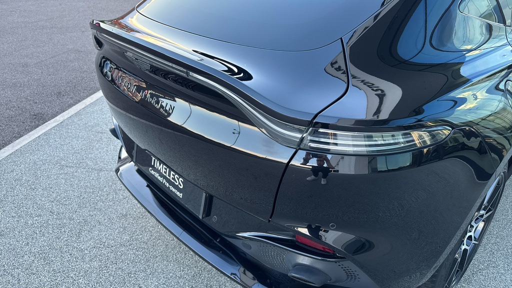 Aston Martin DBX V8 550  #9