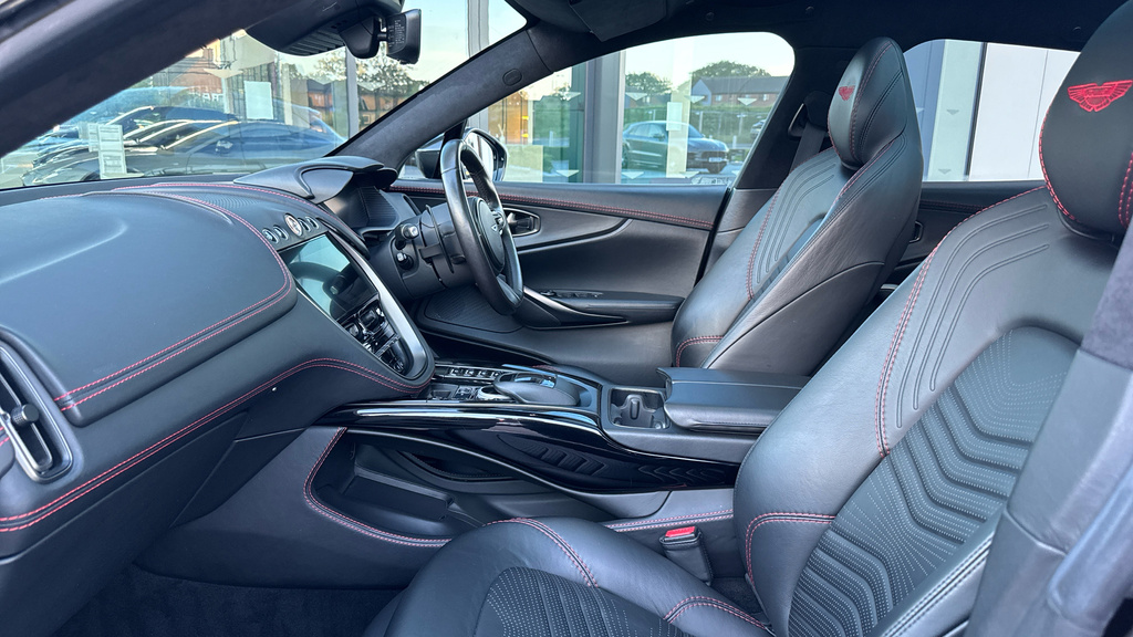 Aston Martin DBX V8 550  #23