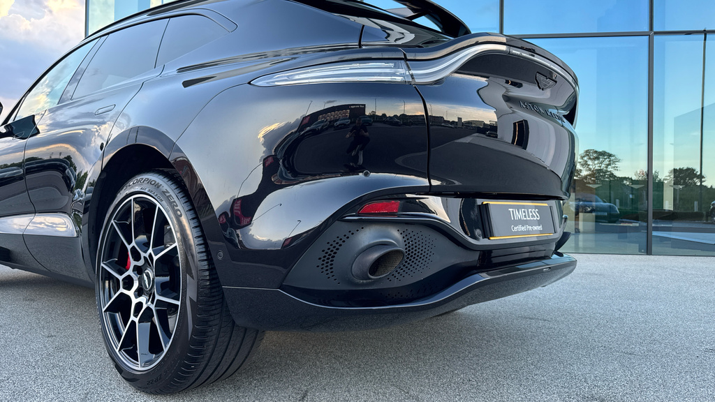 Aston Martin DBX V8 550  #19