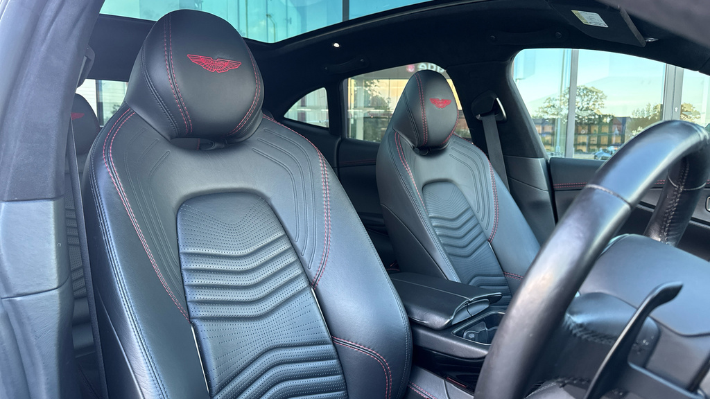 Aston Martin DBX V8 550  #12