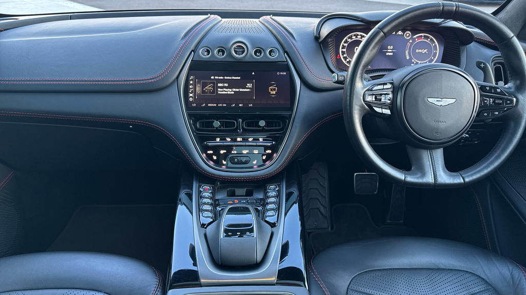 Aston Martin DBX V8 550  #10
