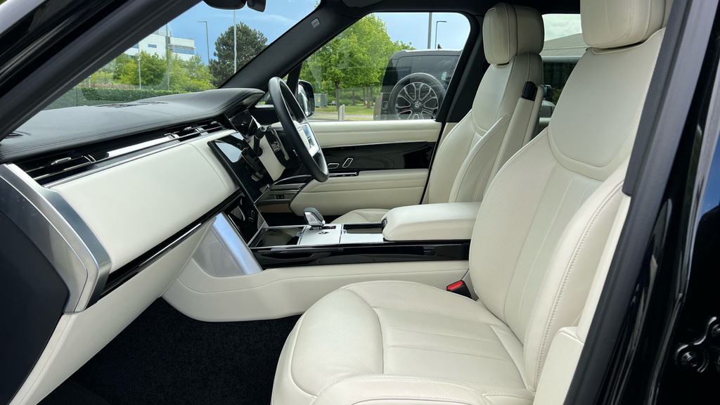 Land Rover Range Rover Se Black #3